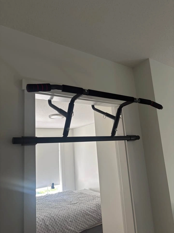 Pull up bar for door frame - photo 2