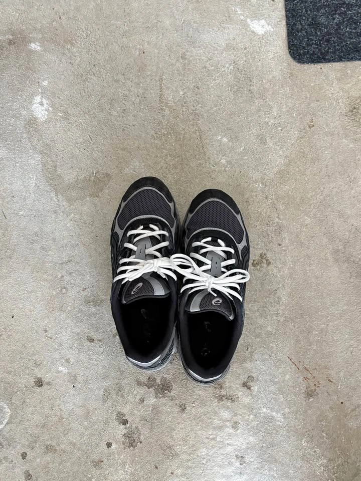 ASIC Runners Size 11