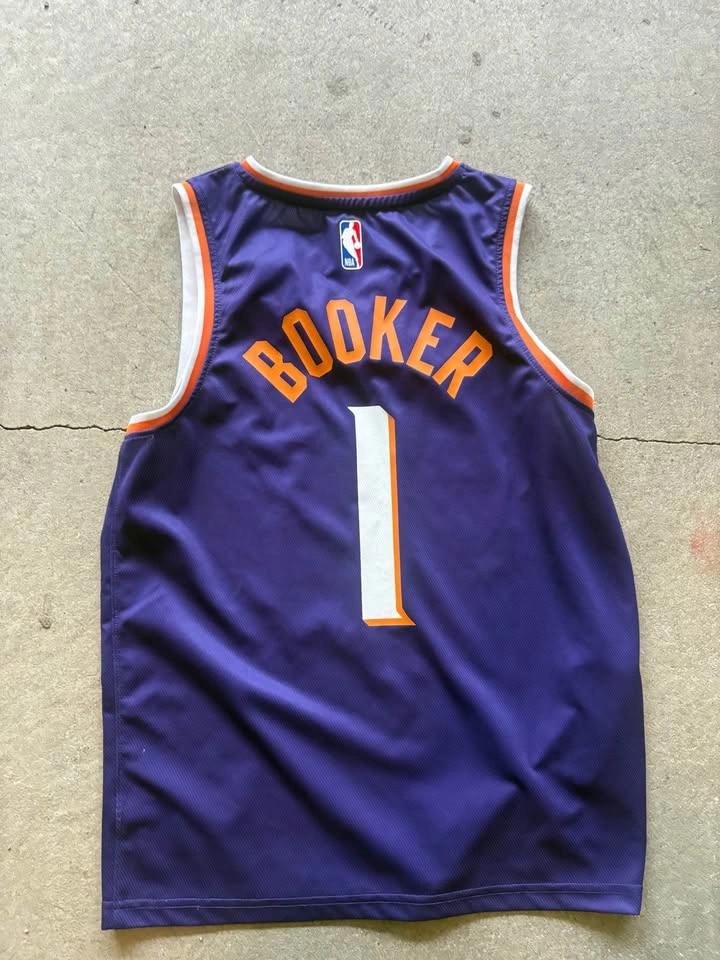 Devin Booker Jersey Size Medium - photo 2