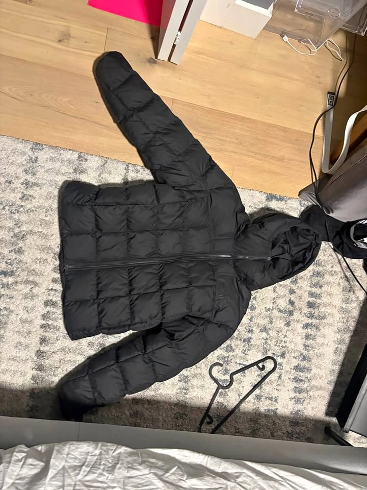 Northface Puffer Jacket - Size Medium