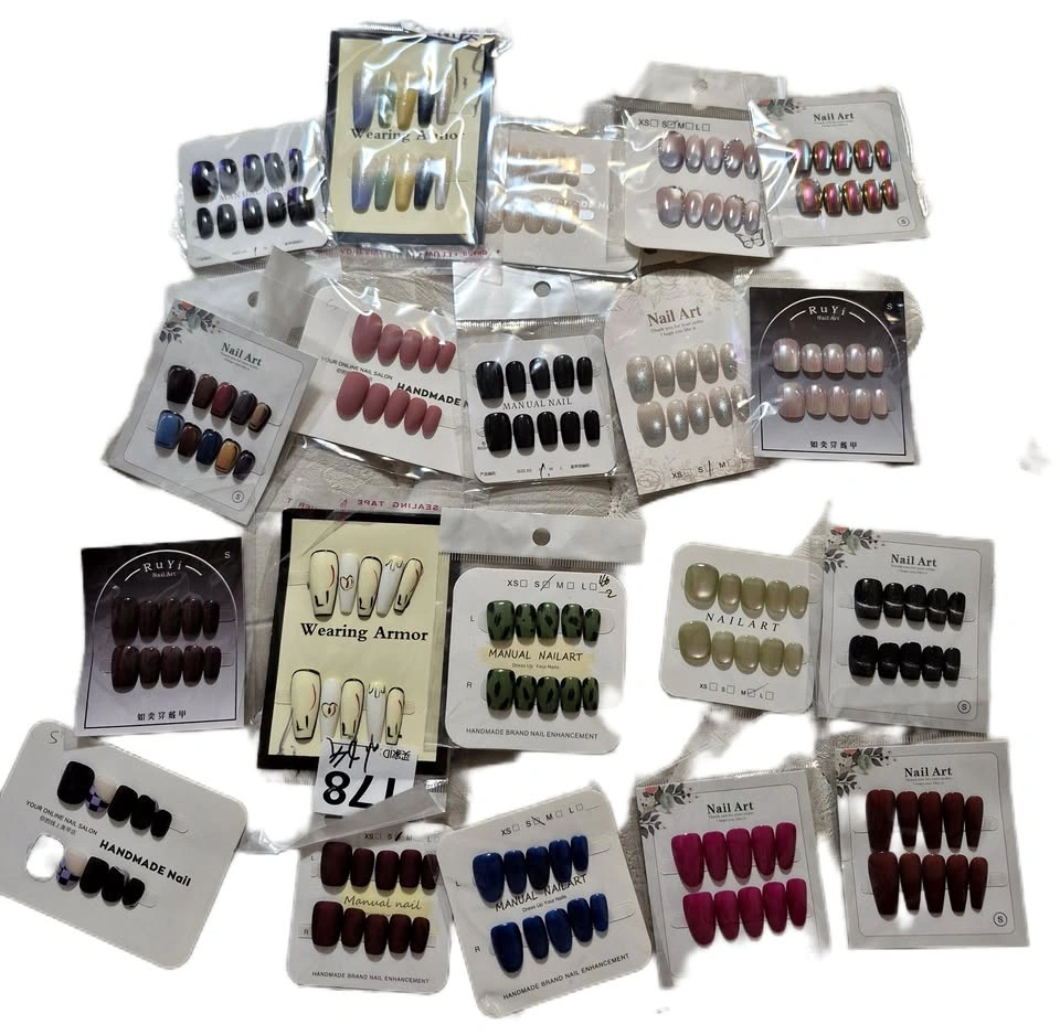 Mixed bag 11 small press on nails
