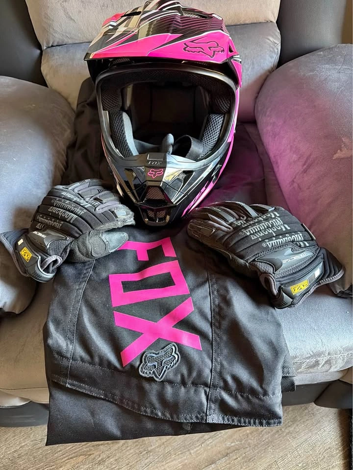 Fox Motocross Riding Gear Set - XS Helmet / Pants / Gloves