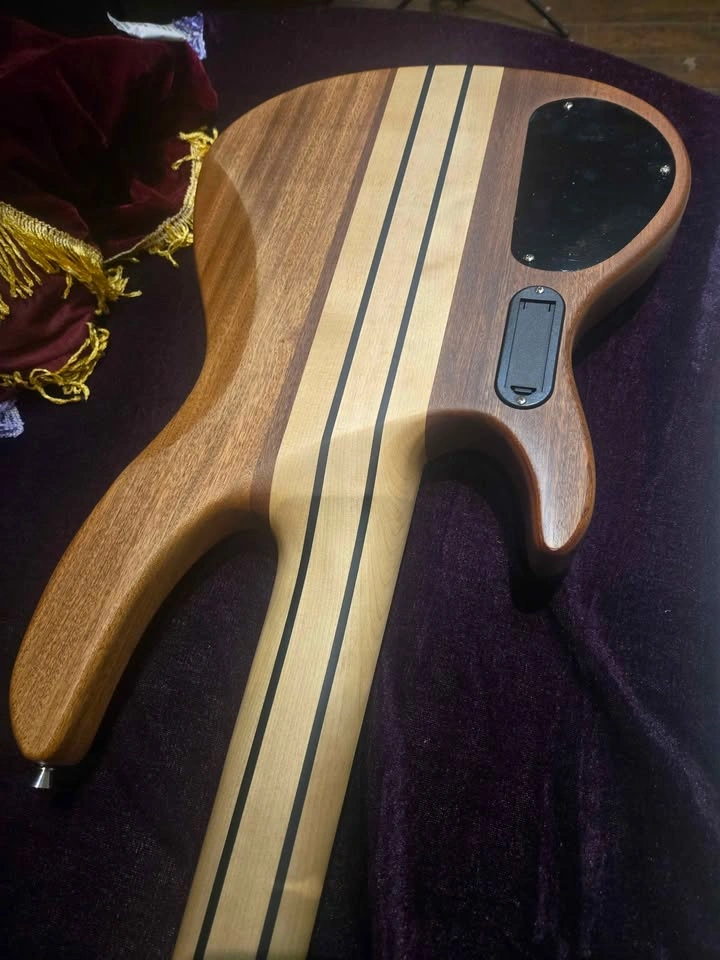 New Premium 5 String Bass Guitar Neck-Thru - Ultra High Quality - photo 2
