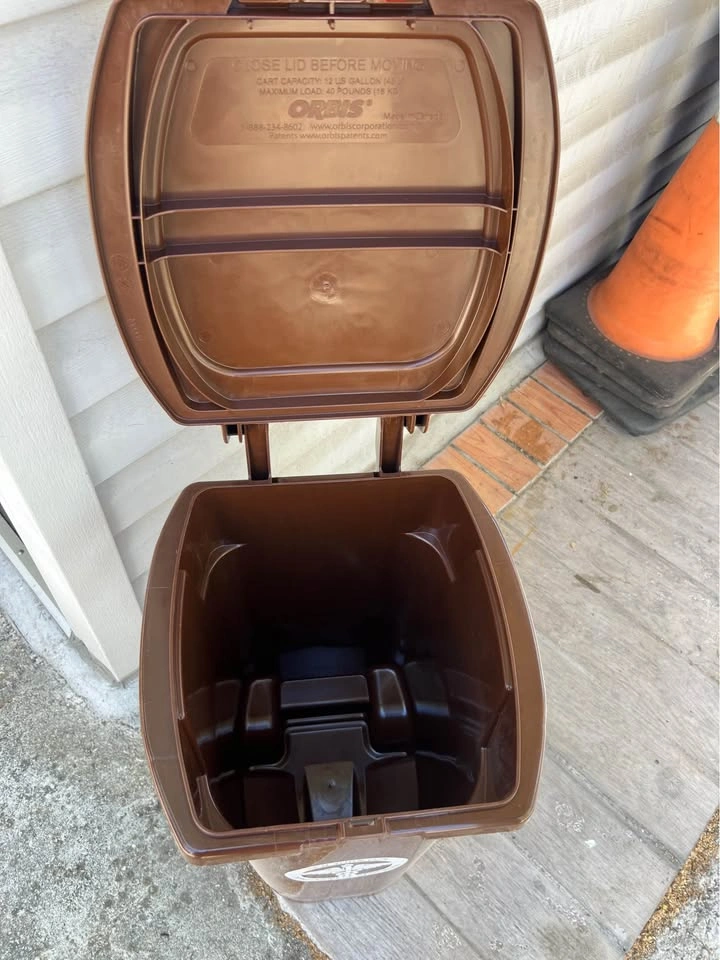 Official NYC Compost Bin 13 Gallon with Lid New - photo 3
