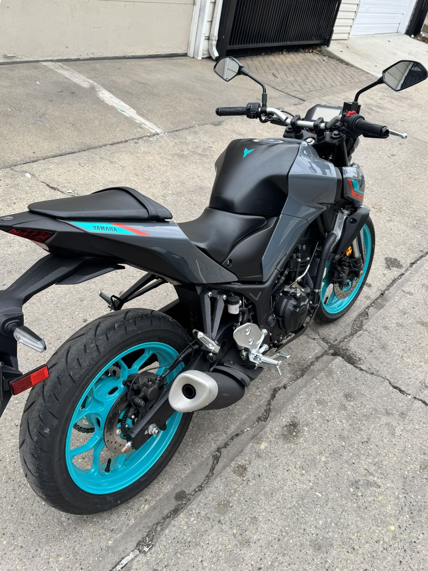 2023 Yamaha MT-03 - photo 3