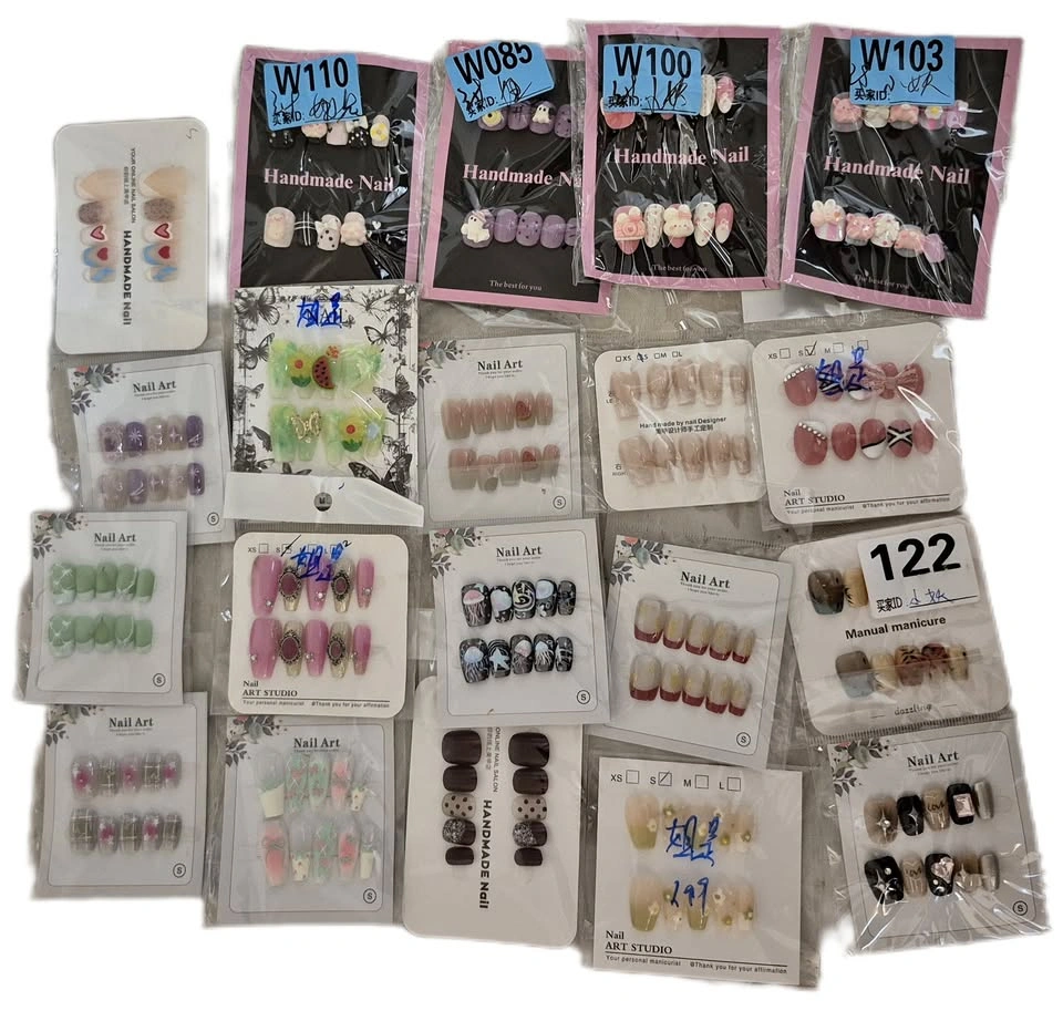 Mixed bag 25 small press on nails