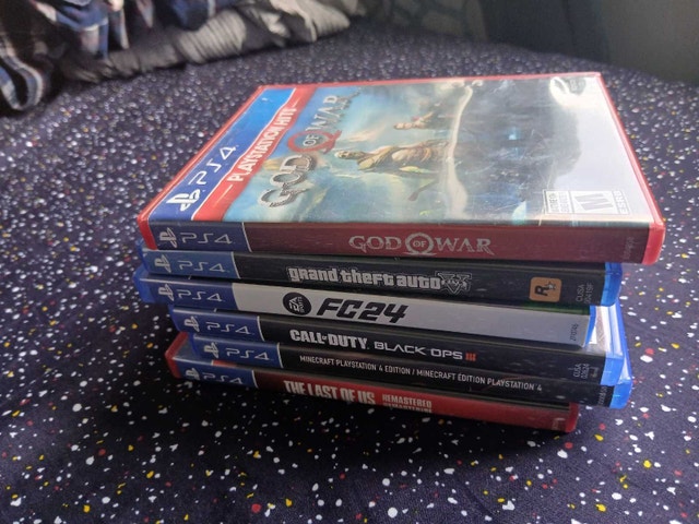 PS4 Slim 500GB Bundle + Games + Controllers - photo 3