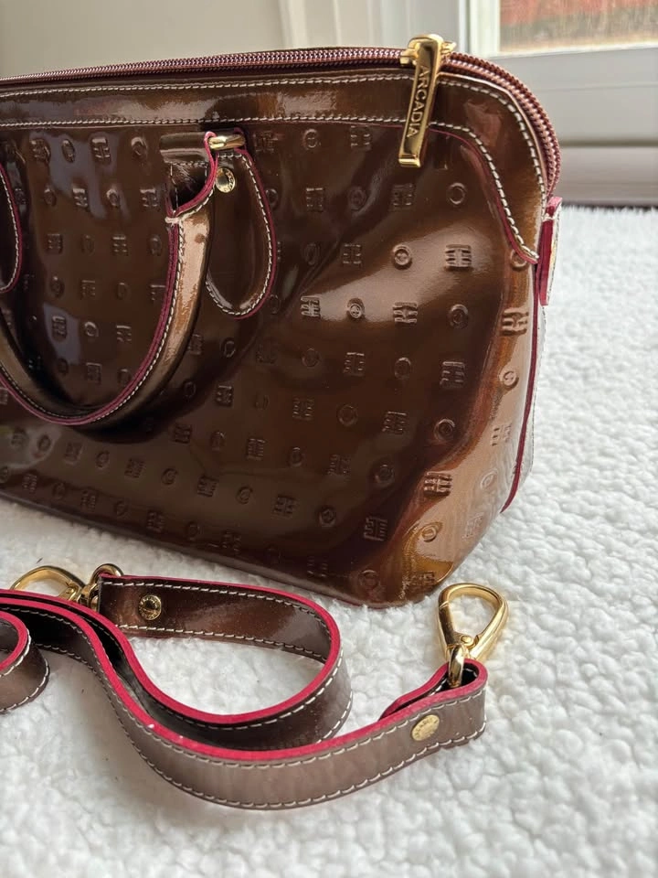 Arcadia Made in Italy Vintage Bronze Patent Leather Embossed Eas - photo 4