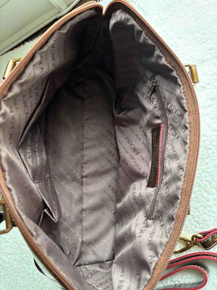 Arcadia Made in Italy Vintage Bronze Patent Leather Embossed Eas - photo 5