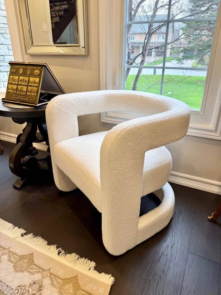 New Arrival! Set of 2 New White Boucle Accent Chairs - photo 3