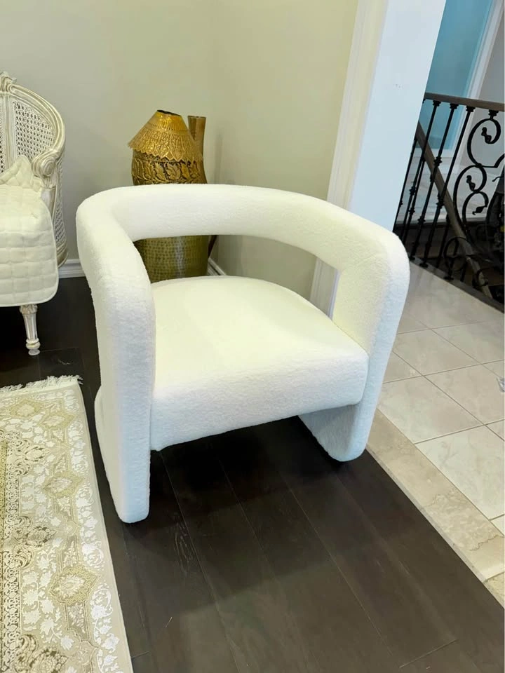 New Arrival! Set of 2 New White Boucle Accent Chairs - photo 4