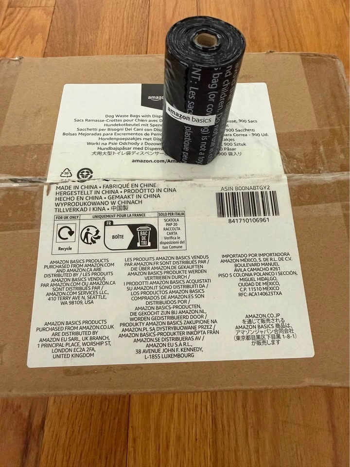 NEW Amazon Basics Dog Waste Bags (900 Count) + Dispenser & Clip - photo 2