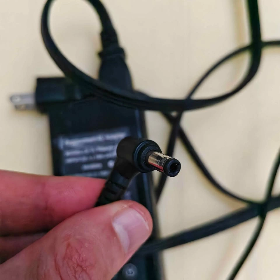 Lenovo Laptop Charger – 19V 4.74A (90W) Replacement AC Adapter - photo 3