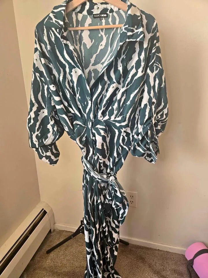 Fashion nova- Safari Vibes Maxi thumbnail