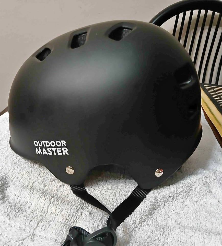 Outdoor Master Helmet - Skateboard, Cycling - L, Black - BNNU