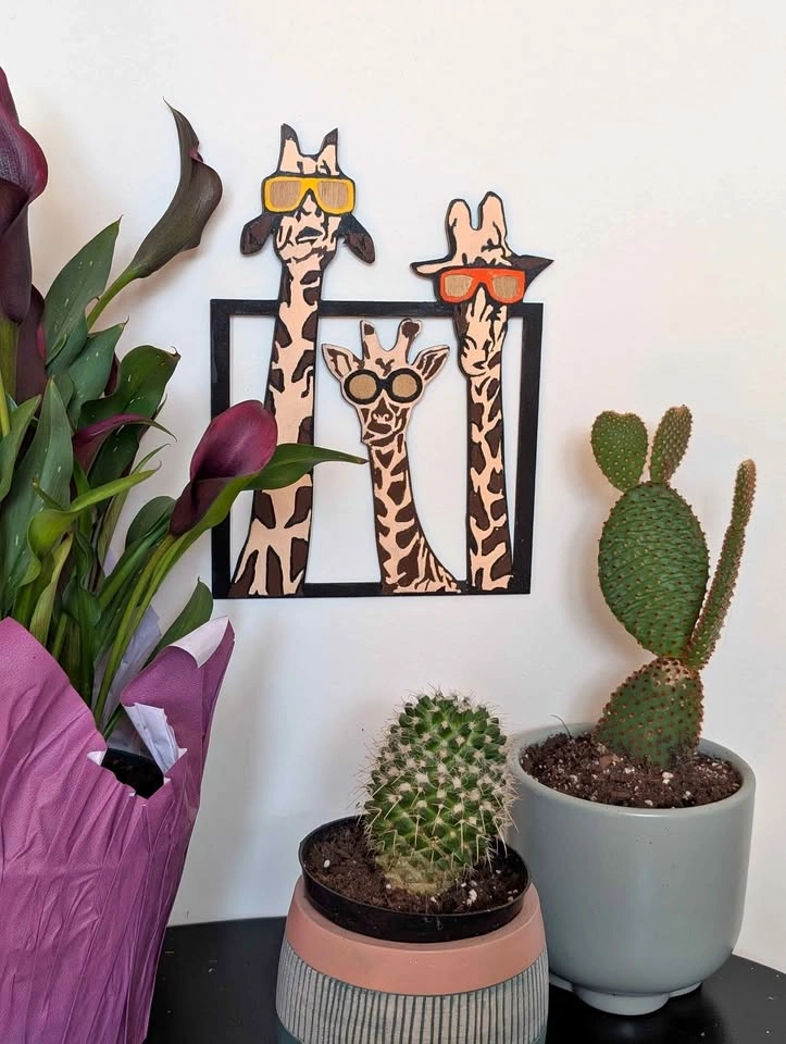 Wooden wall hanging with giraffes 🦒✨