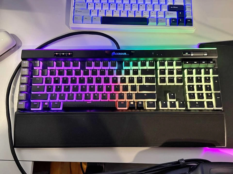 Corsair K95 Platinum (Cherry MX Red)