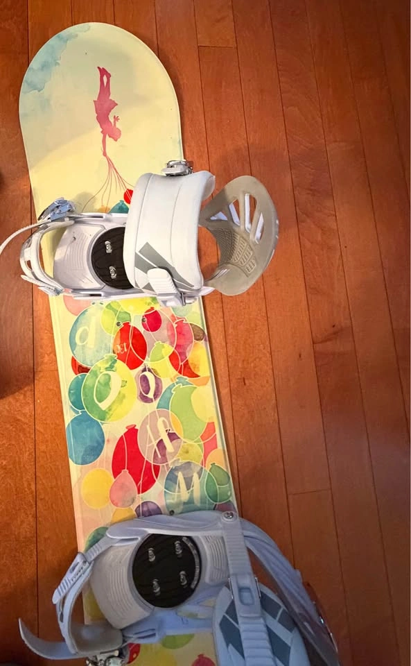 Snowboard (130 cm) with bindings - photo 2