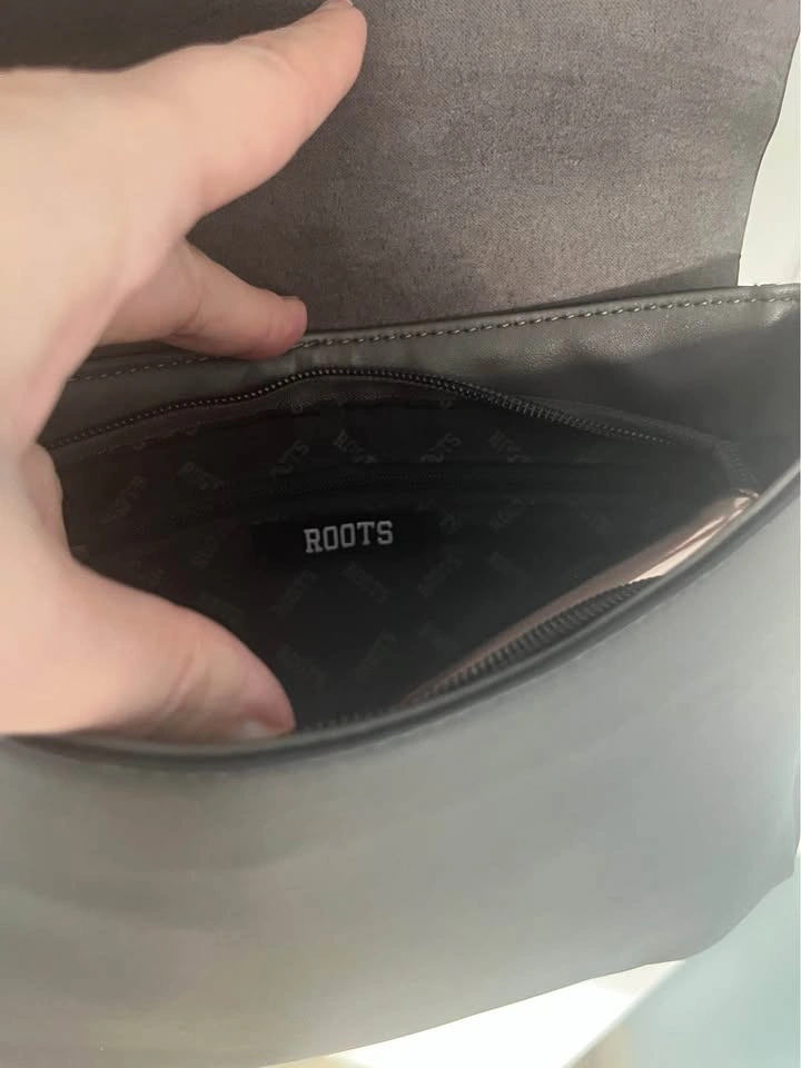 Roots Leather Bag (New with Tag) - photo 3