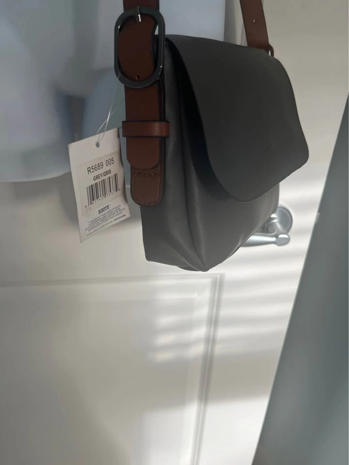 Roots Leather Bag (New with Tag) - photo 4