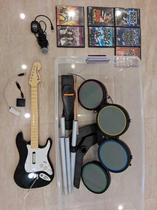Rock Band Bundle (PS2 / Sony Playstation 2)