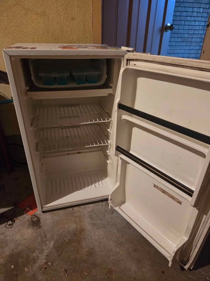 Mini fridge - photo 2