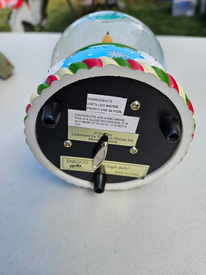 New Disney "Jingle Bells" Wind Up Musical Snow Globe - photo 2