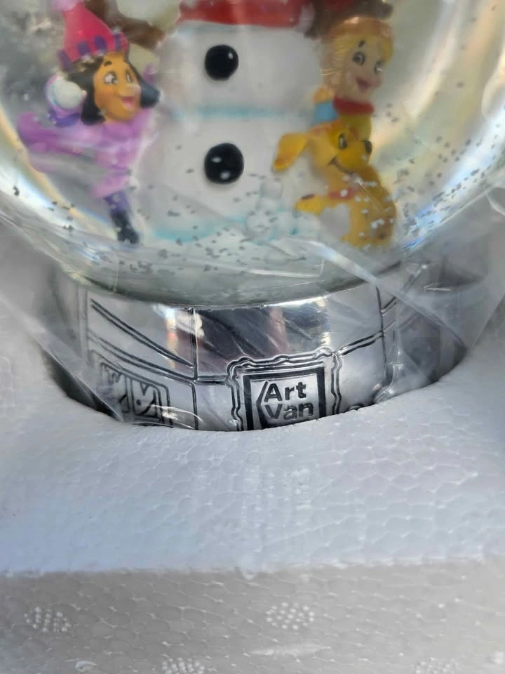 New Art Van Christmas Snow Globe in Original Packaging - photo 2