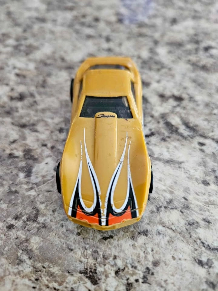 Vintage Hot Wheels Chevy Corvette Stingray Tan w/ Flames