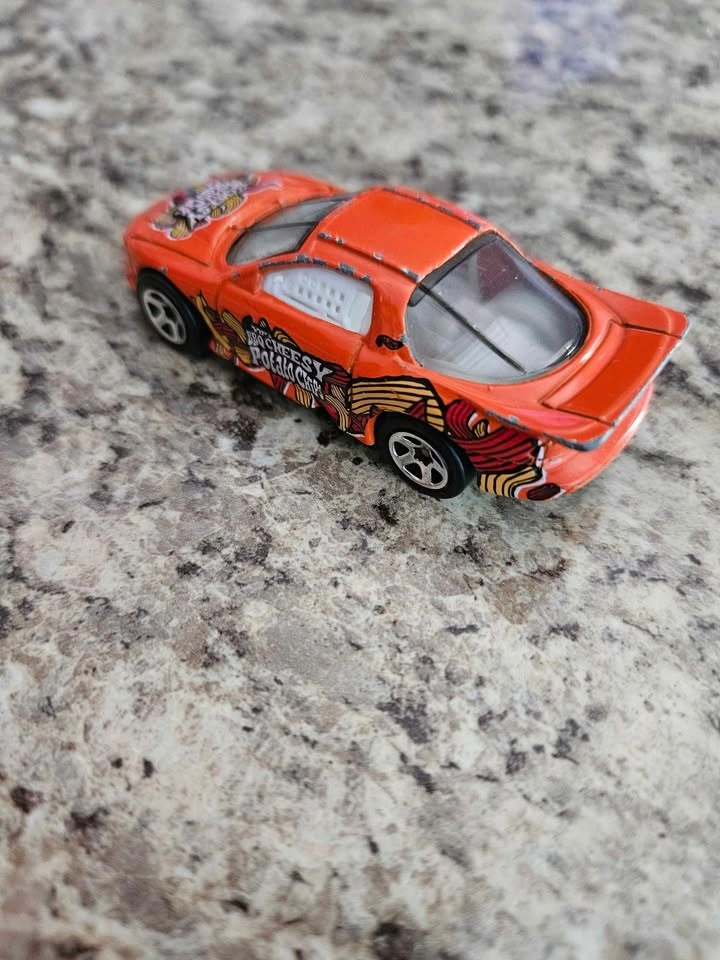 Hot Wheels 1997 IROC Firebird BBQ Cheesy Chips - photo 3