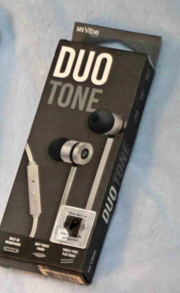 Duo tone headphones