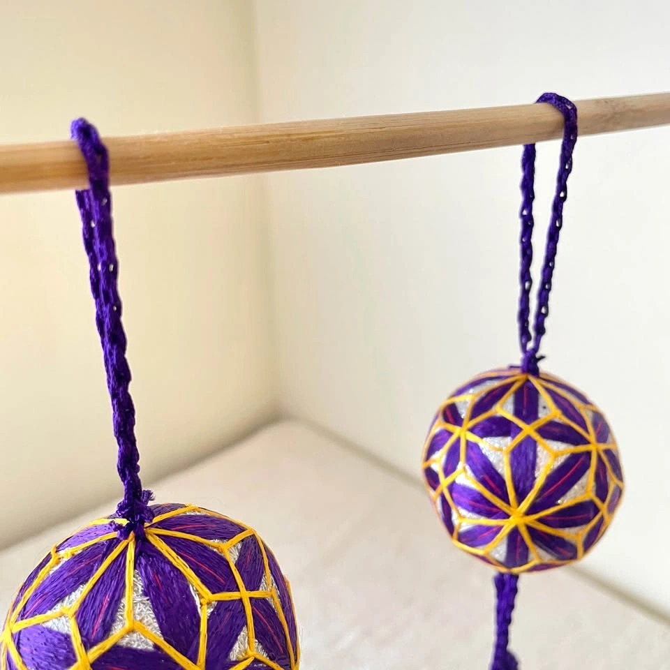 Mini Japanese Temari Balls with Tassels (Set of 2) - photo 4