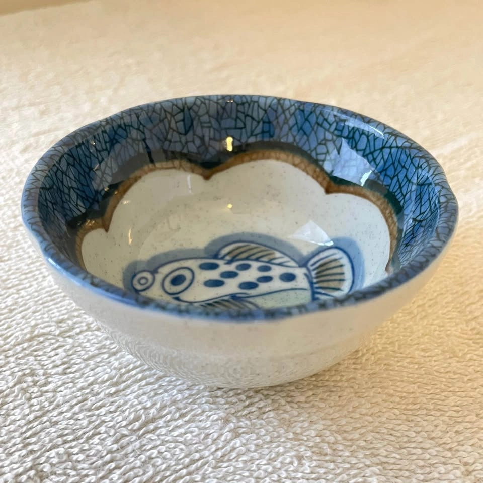 Vintage Japanese Porcelain Small Bowl - Pufferfish Design - photo 2