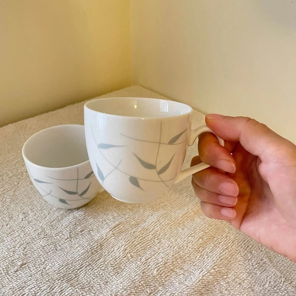 Set of 2 Vintage Lynns Fine China Teacups - Gray Leaf Pattern - photo 5