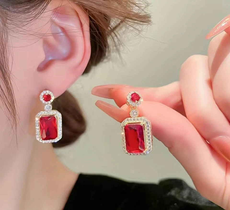 Beautiful elegant Ruby look zirconia necklace set - photo 2