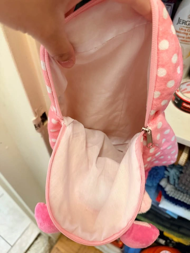 Pink piggy backpack - photo 3