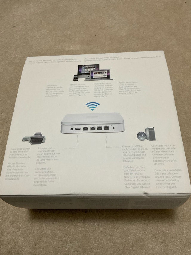 Apple AirPort Extreme Router - photo 2