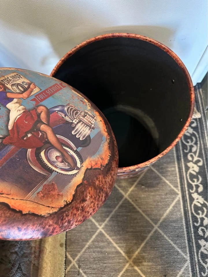 Vintage Style Garage Pin-Up Storage Stool - photo 2