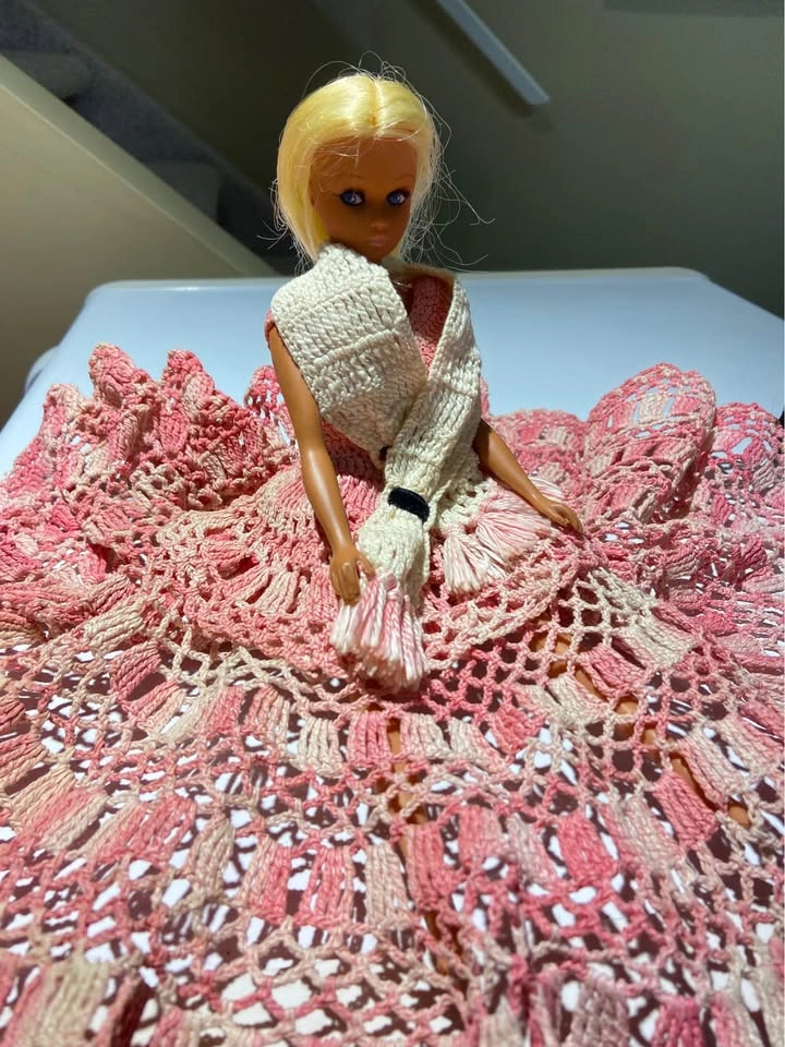 Barbie Doll House Furniture, Dolls, Books & Coloring Book - photo 5