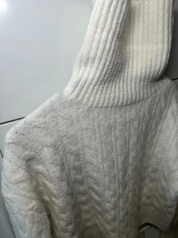 Women's Cream Cable Knit Turtleneck Sweater (Size S) [Mixxo] - photo 4