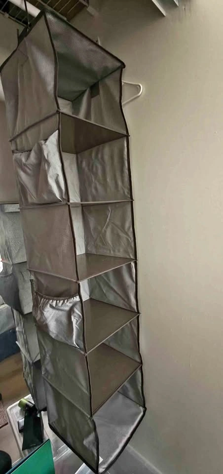 Hanging closet