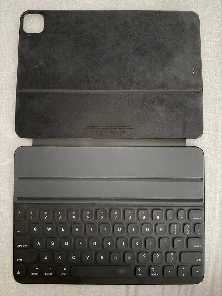 iPad Pro M1 11 inch w/ Keyboard - photo 5