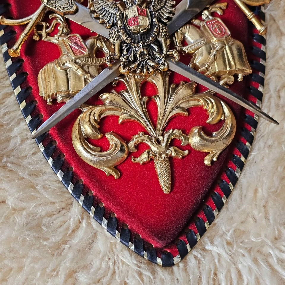 Vintage Medieval Gothic Spanish Coat of Arms Wall Plaque Set 80s - photo 5