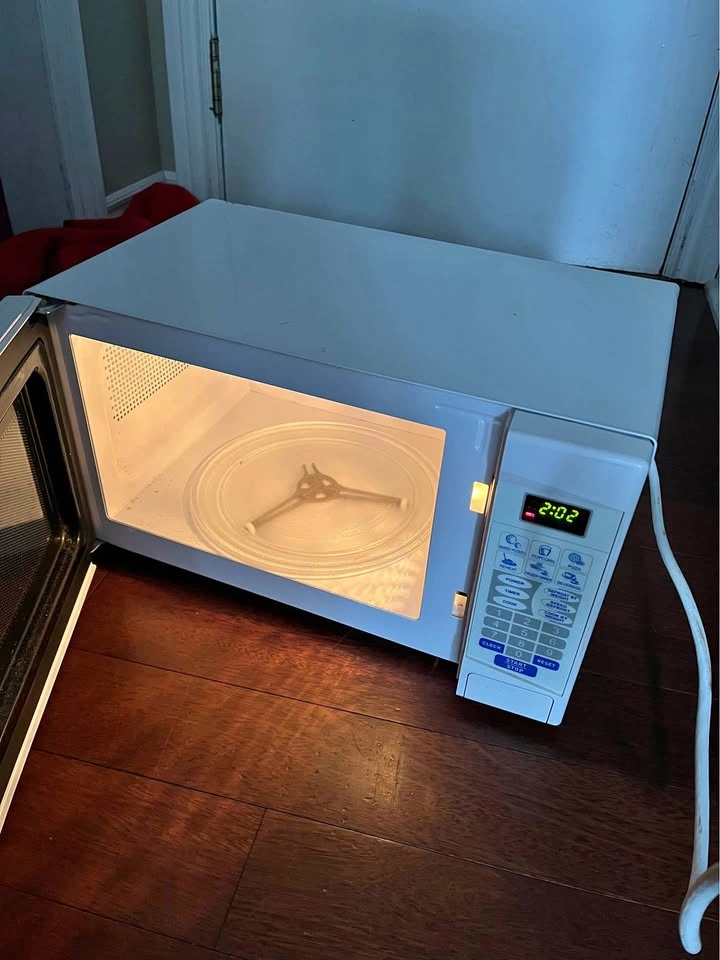 Microwave |