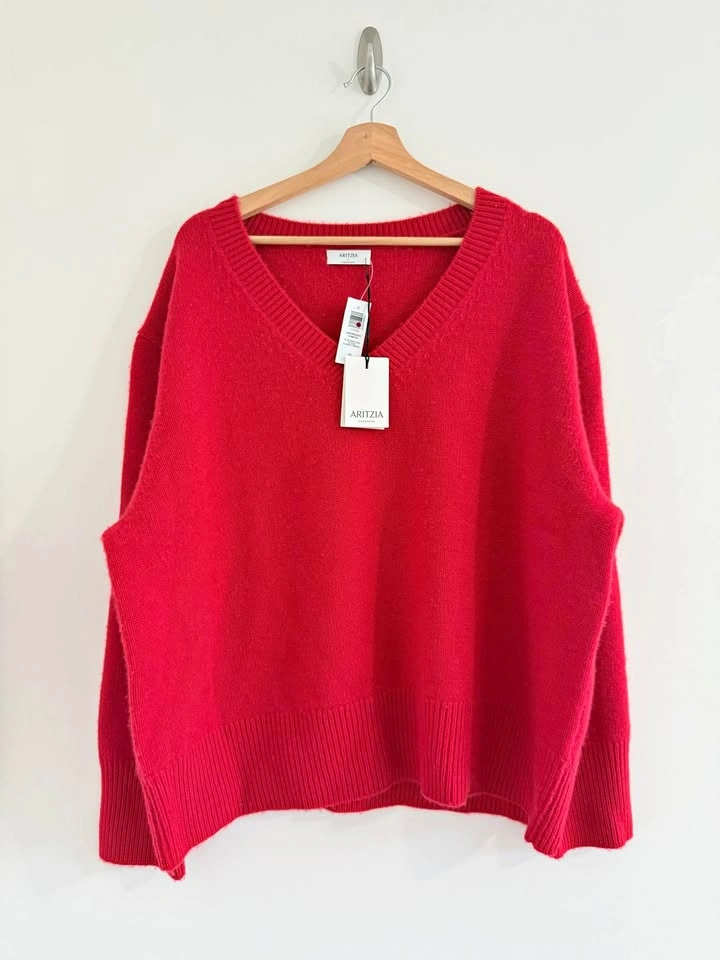 Aritzia Plush Cashmere Oversized V-Neck Sweater L NWT