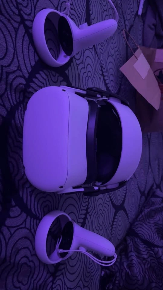 Meta Quest 2 VR Headset with Controllers - photo 3