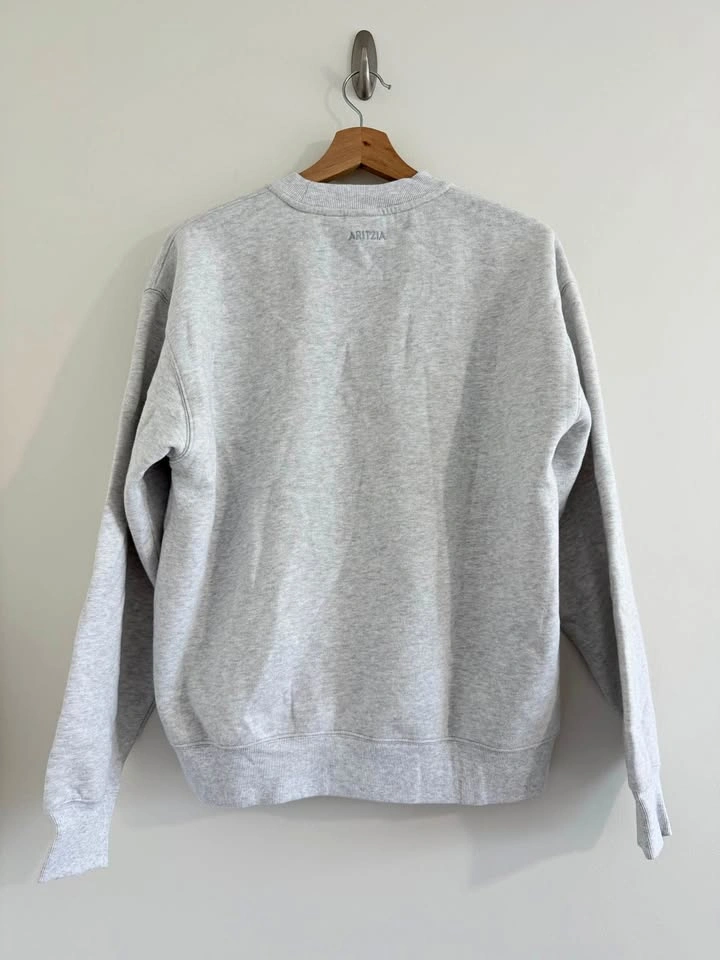 Aritzia Cozy Sweatfleece Perfect Crew Sweatshirt Size M NWOT