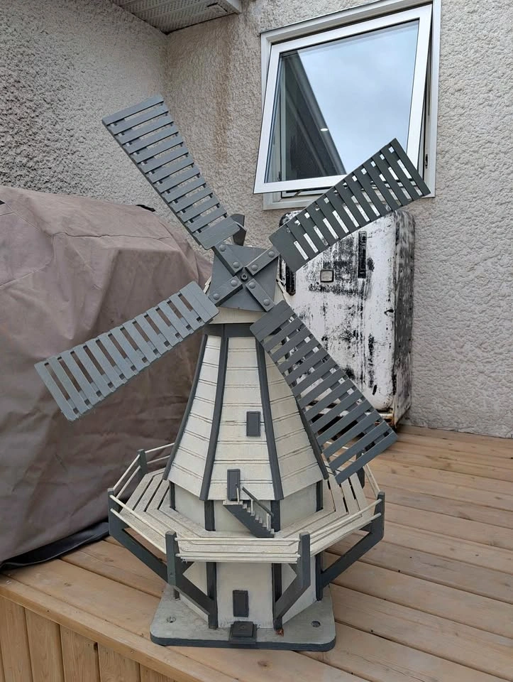 Panemone windmill. Handcrafted. Comes with stand. Pick up only S