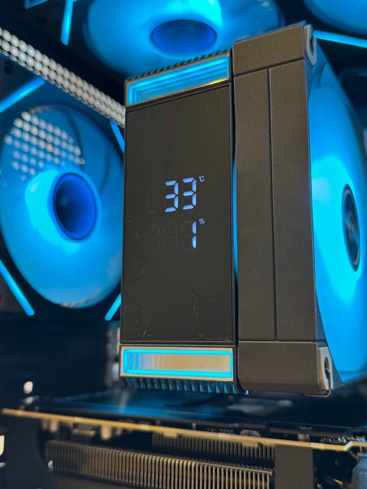 RTX 5070 PC - Ryzen 7 5800x | 32GB RAM | 1TB SSD - photo 3