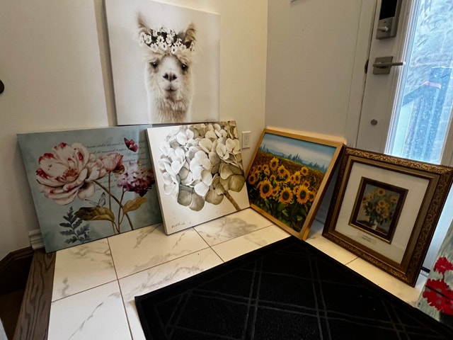 Wall Art / Canvas Pictures Set - Moving Sale